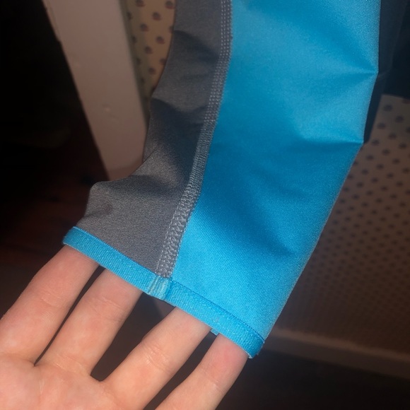 Nike Pro pull over - Picture 2 of 5